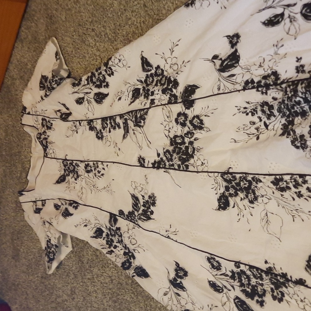 Beautiful blk/WHT dress